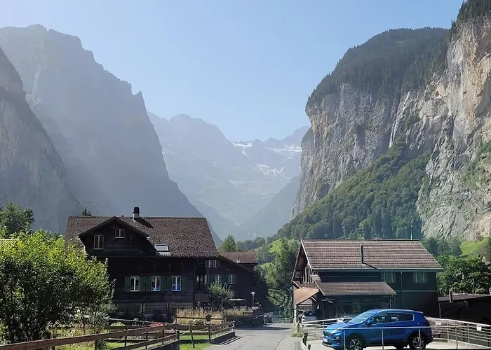 Staubbach View - Traditional Chalet Apartment