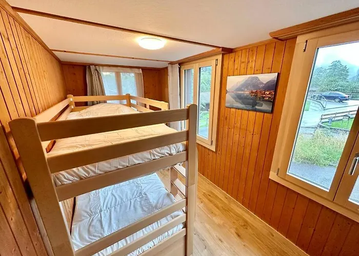 Staubbach View - Traditional Chalet Apartment